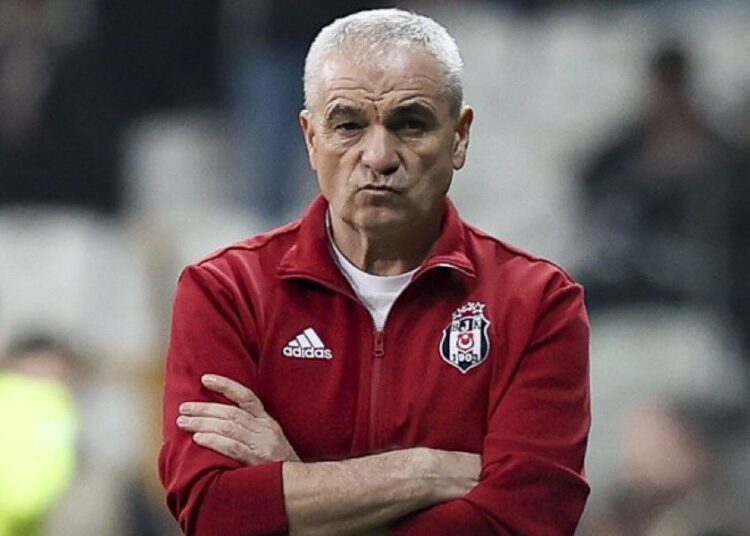 Kamil Aslan yazdı... “Beşiktaş’ta Devrim” Rıza Çalımbay hocayı yiyecek mi? 1 Kamil Aslan yazdı… “Beşiktaş’ta Devrim” Rıza Çalımbay hocayı yiyecek mi?