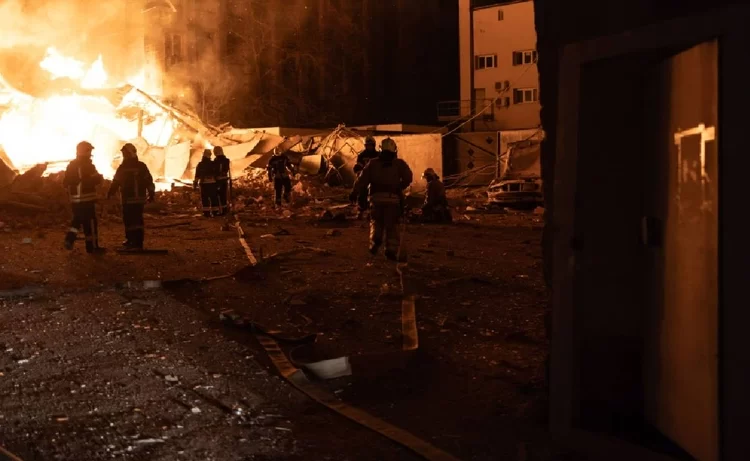 Rusya'dan Ukrayna'ya füze saldırısı: 30 kişi yaşamını yitirdi 1 Rusya’dan Ukrayna’ya füze saldırısı: 30 kişi yaşamını yitirdi