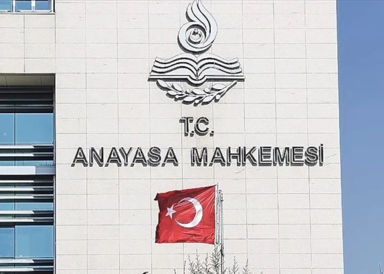 AYM'den 45 bin kişinin beklediği vergi iptali kararı çıkmadı 1 AYM’den internet haberciliği kararı: Haberlere yasak getiren yasa maddesi iptal edildi