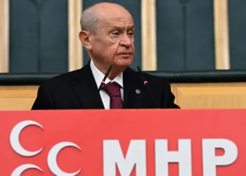 Bahçeli, imama vurduğu iddia edilen Kulp Kaymakamı’na sahip çıktı: Ellerinden öpüyorum