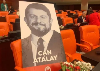 Siyasilerden Can Atalay’ın vekilliğinin düşürülmesine tepki: ‘Halk iradesine darbe’