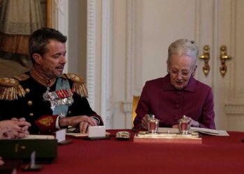 Danimarka Kraliçesi Margrethe, tahtı oğluna devretti