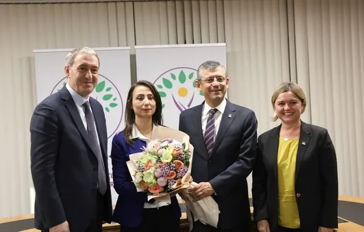 DEM Parti’nin CHP’yi 5 büyükşehirde destekleyebileceği iddia edildi