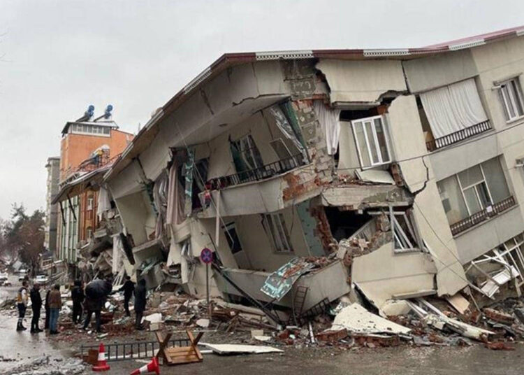 6 Şubat depreminde yıkılan illerde davet usulü gizli ihaleler