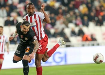 Galatasaray, Sivas’ta 2 puan bıraktı, zirvede hesap değişti