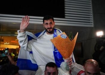 Jehezkel, İsrail’de ‘kahraman gibi’ karşılandı