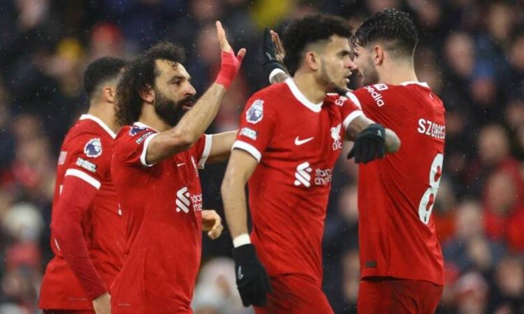 İngiltere'deki düelloda gülen taraf Liverpool: Mohamed Salah tarihe geçti! 1 İngiltere’deki düelloda gülen taraf Liverpool: Mohamed Salah tarihe geçti!
