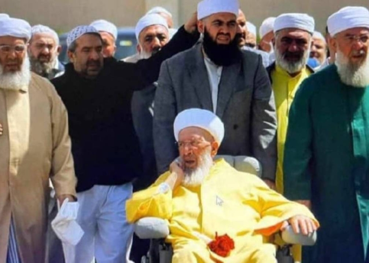 Menzil cemaatine suçlama: Yaşlı bir kadını kandırıp, mal varlığını aldılar 1 Menzil cemaatine suçlama: Yaşlı bir kadını kandırıp, mal varlığını aldılar