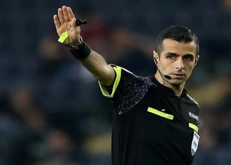 Trabzonspor baskısı, Mete Kalkavan'a düdük astırdı 1 Trabzonspor baskısı, Mete Kalkavan’a düdük astırdı