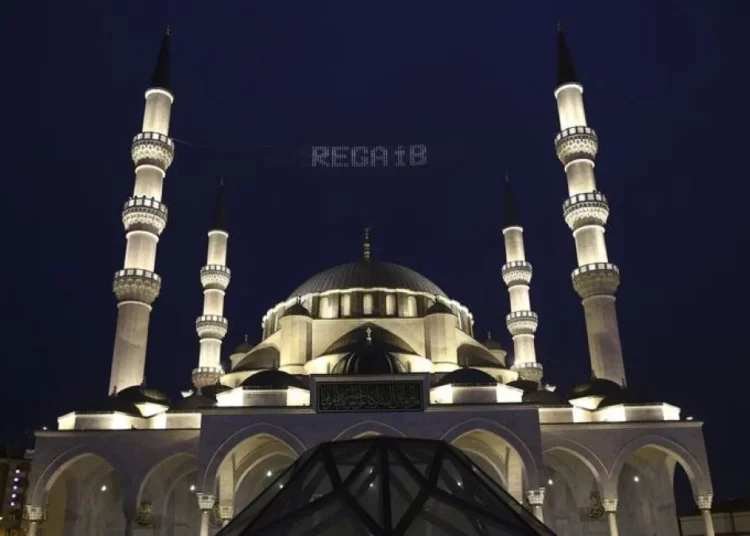 Bu gece Regaip Kandili! Müslümanların rahmet iklimi üç aylar başladı