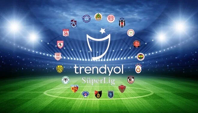 Kamil Aslan'ın yorum haberi... Süper Lig patronları, başarısızlıkların faturasını 16 hocaya kesti 1 Kamil Aslan’ın yorum haberi… Süper Lig patronları, başarısızlıkların faturasını 16 hocaya kesti