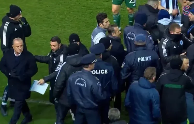 Panathinaikos yenildi, Fatih Terim çıldırdı