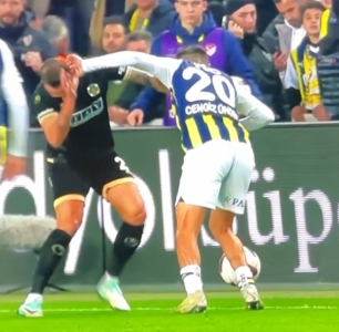 Ahmet Çakar: Hakem hakem olsaydı, Fenerbahçe daha ilk yarıda 9 kişi kalacaktı 3 Ahmet Çakar: Hakem hakem olsaydı, Fenerbahçe daha ilk yarıda 9 kişi kalacaktı