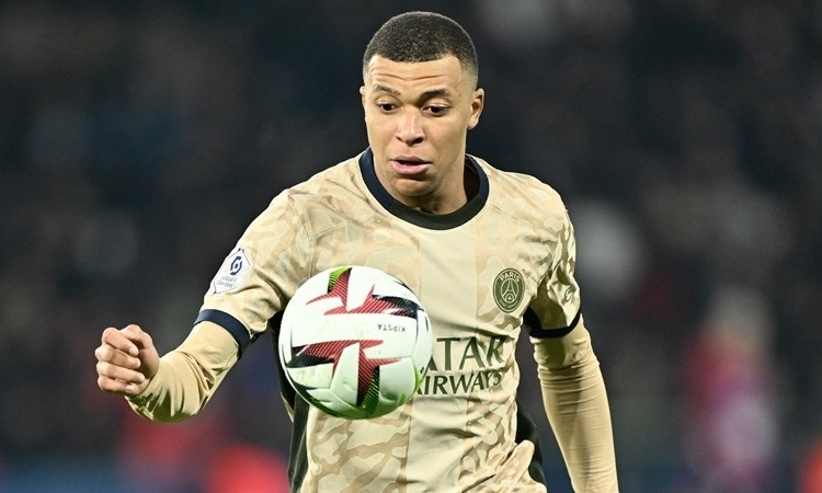Adı Real Madrid ile anılıyordu: Kylian Mbappe kararını verdi! 1 Adı Real Madrid ile anılıyordu: Kylian Mbappe kararını verdi!
