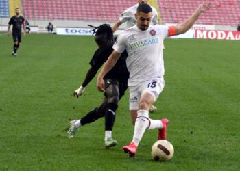 Hatayspor, Fatih Karagümrük’ü 3 golle geçti