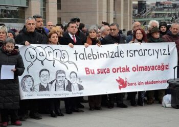 Göreve iade edilen KHK’lı akademisyenler işten çıkarılıyor