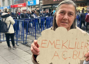 ‘Emekliler aç’ yazısıyla Erdoğan’ın mitingine alınmadı