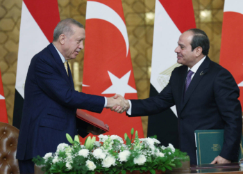Erdoğan 12 yıl sonra Mısır’da: ‘Darbeci’ Sisi, ‘değerli kardeşim’ oldu