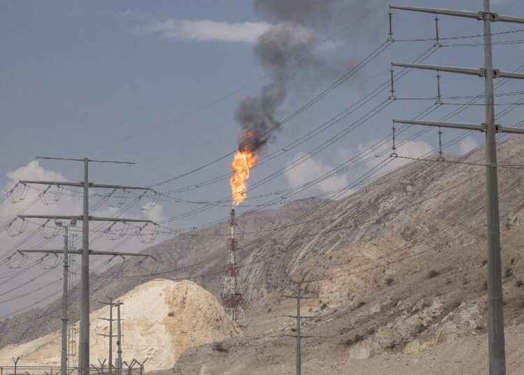 NYT: İran'ın iki büyük gaz boru hattındaki patlamaların arkasında İsrail var 1 NYT: İran’ın iki büyük gaz boru hattındaki patlamaların arkasında İsrail var