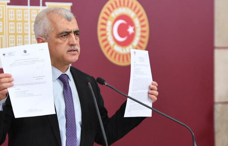 Gergerlioğlu, oğlunun okuluna girememiş: KHK'lıların kamu kurumlarına girişi yasaklamışlar 1 Gergerlioğlu, oğlunun okuluna girememiş: KHK’lıların kamu kurumlarına girişi yasaklamışlar