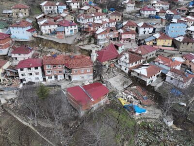 Tokat'ta 4 gün arayla 2 heyelan! 4 ev ile cami yıkıldı, 39 hane boşaltıldı