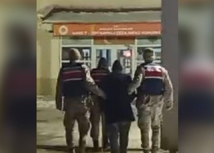 "İntihar etti" denilen 13 yaşındaki kız çocuğu, aile kararıyla katledilmiş! 1 “İntihar etti” denilen 13 yaşındaki kız çocuğu, aile kararıyla katledilmiş!