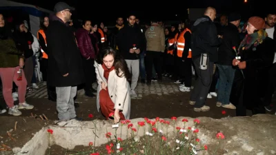 Zaman 04.17'de durdu! Türkiye 6 Şubat'ta yitirdiklerini unutmadı 2 Zaman 04.17'de durdu! Türkiye 6 Şubat'ta yitirdiklerini unutmadı