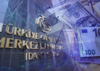 Faiz kararı öncesi dolar ve euro rekor tazeledi