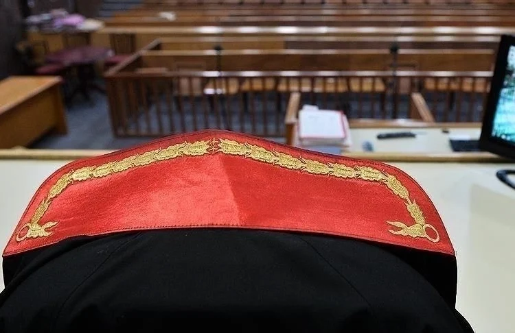 Öldürülen adamın eşi ile ilişkisi ortaya çıkan savcı yeniden açığa alındı 1 Savcı Gökalp Kökçü kendini savundu: Baskıyla FETÖ dosyalarını elimden alıp kapattılar