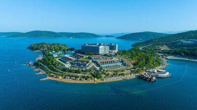 Yanan ormanlık alana oteller yapıldığı yetmedi şimdi de lüks villalar konduruluyor 4 Yanan ormanlık alana oteller yapıldığı yetmedi şimdi de lüks villalar konduruluyor