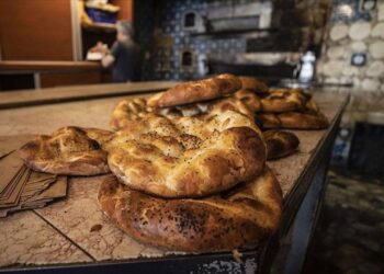 Ramazan pidesinin gramajı düştü, fiyatı arttı