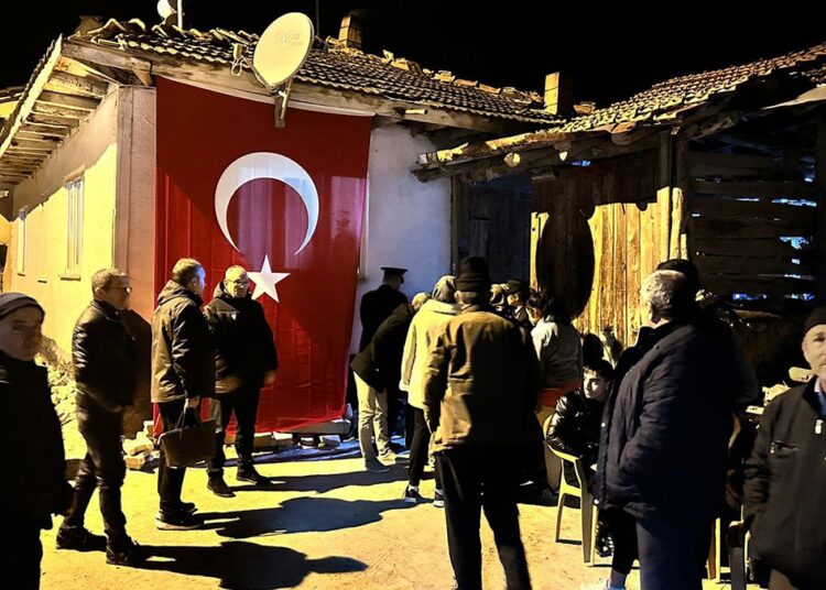 Bir gariban ocağa daha ateş düştü: Bir asker şehit 1 Bir gariban ocağa daha ateş düştü: Bir asker şehit