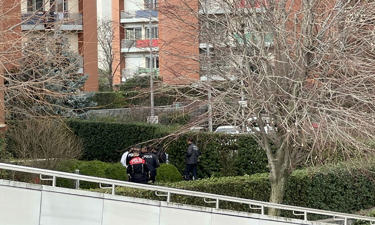 İstanbul’da katliam: Birlikte yaşadığı kadını ve iki kızını öldürdü