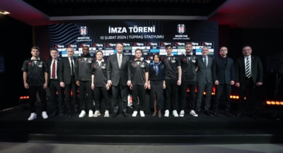 Beşiktaş'tan 7 futbolcuyla imza şov!