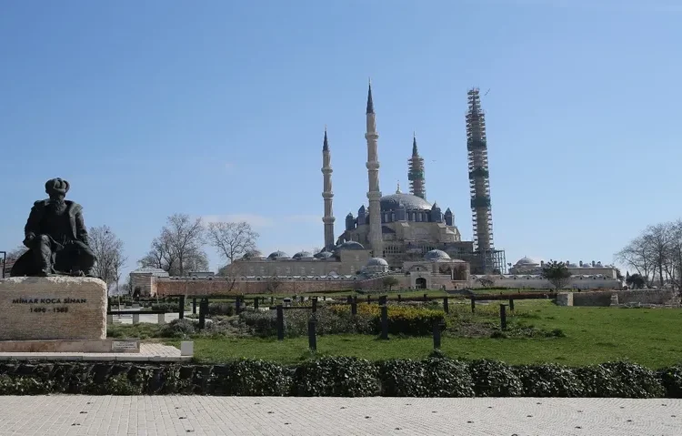 Selimiye Camisi'nin restorasyon çalışmalarında sona yaklaşıldı 1 Selimiye Camisi’nin restorasyon çalışmalarında sona yaklaşıldı
