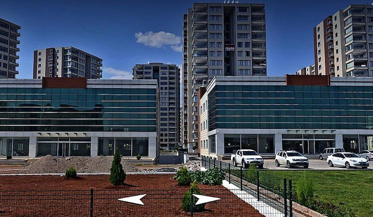 Tarlaya imar sözü verdi, iki plazayı 10’da 1 fiyatına kaptı 1 Tarlaya imar sözü verdi, iki plazayı 10’da 1 fiyatına kaptı