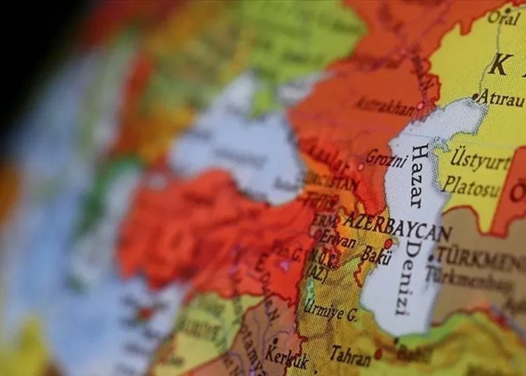 Azerbaycan, Ermenistan’ın sınırda askeri yığınak yaptığını duyurdu
