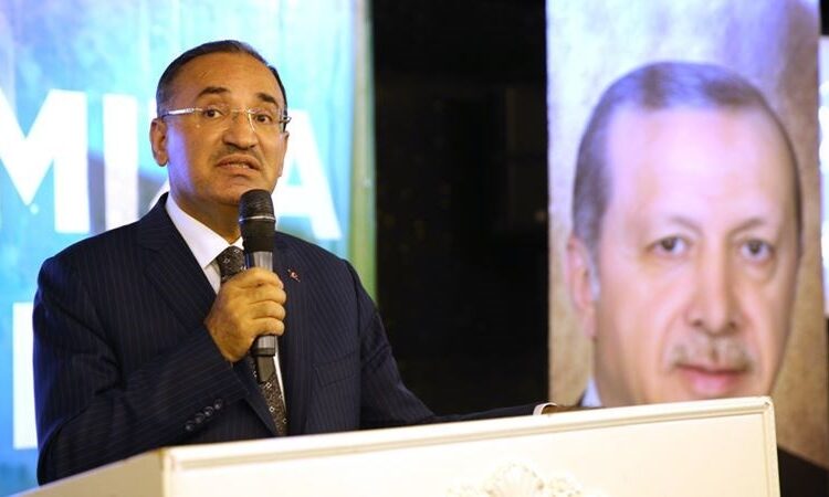 Bekir Bozdağ'dan Kasım Gülpınar'a sert eleştiri: Cumhurbaşkanımıza ihanettir 1 Bekir Bozdağ’dan Kasım Gülpınar’a sert eleştiri: Cumhurbaşkanımıza ihanettir