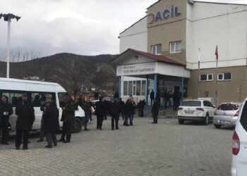 Kaçırdığı kadının evinde katliam yaptı