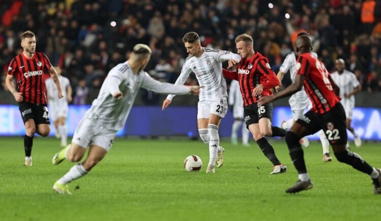 Beşiktaş kayıp! Gaziantep Kara Kartal’ı avladı: 2-0 1 Beşiktaş kayıp! Gaziantep Kara Kartal’ı avladı: 2-0