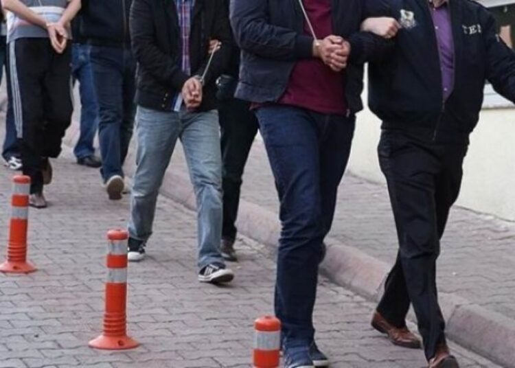 Organize suç örgütü operasyonu: 42 gözaltı 1 Barış Boyun çetesine operasyon: 13 kişi gözaltında