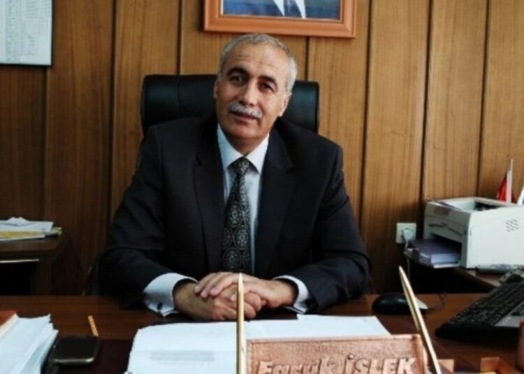 AK Parti itiraz etti: Bitlis'te DEM Partili Faruk İşlek'in adaylığı düşürüldü 1 AK Parti itiraz etti: Bitlis’te DEM Partili Faruk İşlek’in adaylığı düşürüldü