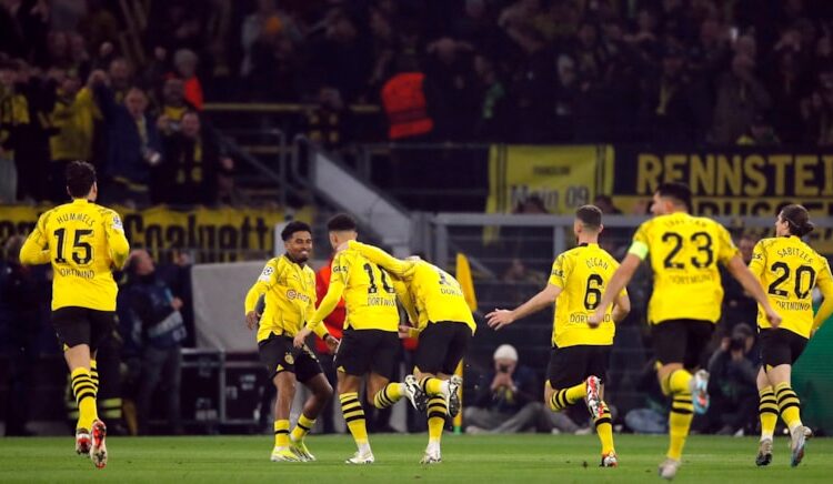 Borussia Dordmund, PSV’yi devirip turu kaptı