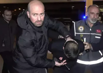 Ailesini katletti! Öğretmen, hemşire eşini ve kızını bıçaklayarak öldürdü 5 Ailesini katletti! Öğretmen, hemşire eşini ve kızını bıçaklayarak öldürdü