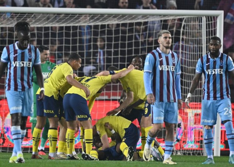 Trabzon’daki gol düellosunun galibi Fenerbahçe: 3-2