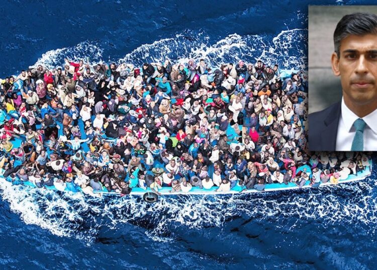 İngiltere’den başvurusu reddedilen göçmenlere 3 bin sterlin ve Ruanda teklifi 1 İngiltere’den başvurusu reddedilen göçmenlere 3 bin sterlin ve Ruanda teklifi
