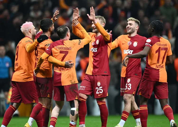 Galatasaray, Çaykur Rizespor'a fark attı: 6-2 1 Galatasaray, Çaykur Rizespor’a fark attı: 6-2