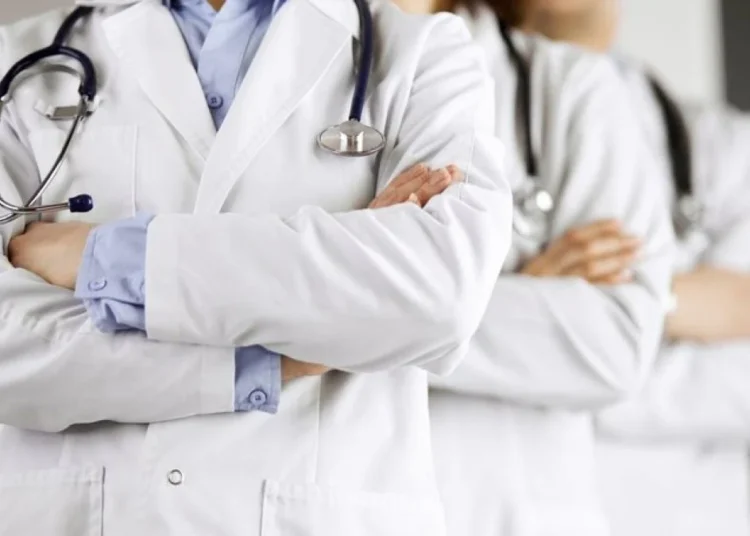 Hekimler göçüyor! Avrupa ve OECD ülkeleri arasında en az doktor Türkiye'de 1 Hekimler göçüyor! Avrupa ve OECD ülkeleri arasında en az doktor Türkiye’de