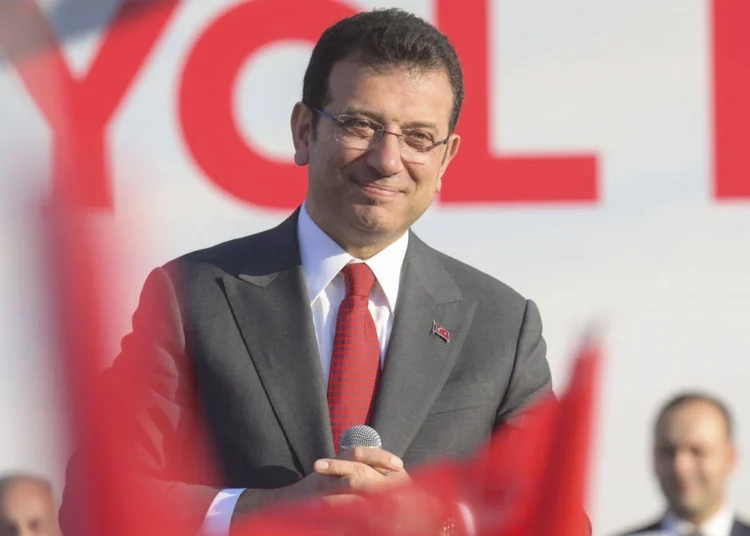 İmamoğlu, Erdoğan'la tanışmasını anlattı: Hayat boyu o borcu ödeyemeyecek 1 İmamoğlu, Erdoğan’la tanışmasını anlattı: Hayat boyu o borcu ödeyemeyecek