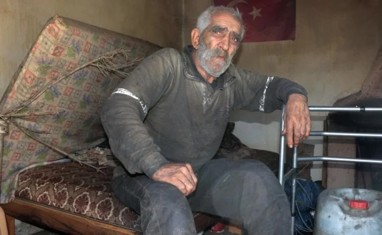 Balıkesir'de 35 yıldır mağarada yaşayan İskender Gündüz, hayatını kaybetti 1 Balıkesir’de 35 yıldır mağarada yaşayan İskender Gündüz, hayatını kaybetti